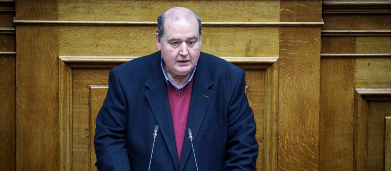 Ο Νίκος Φίλης λέει «ναι» στις εκκαθαρίσεις των πανεπιστημίων - «Αλλά να παραμείνουν ανοικτά»